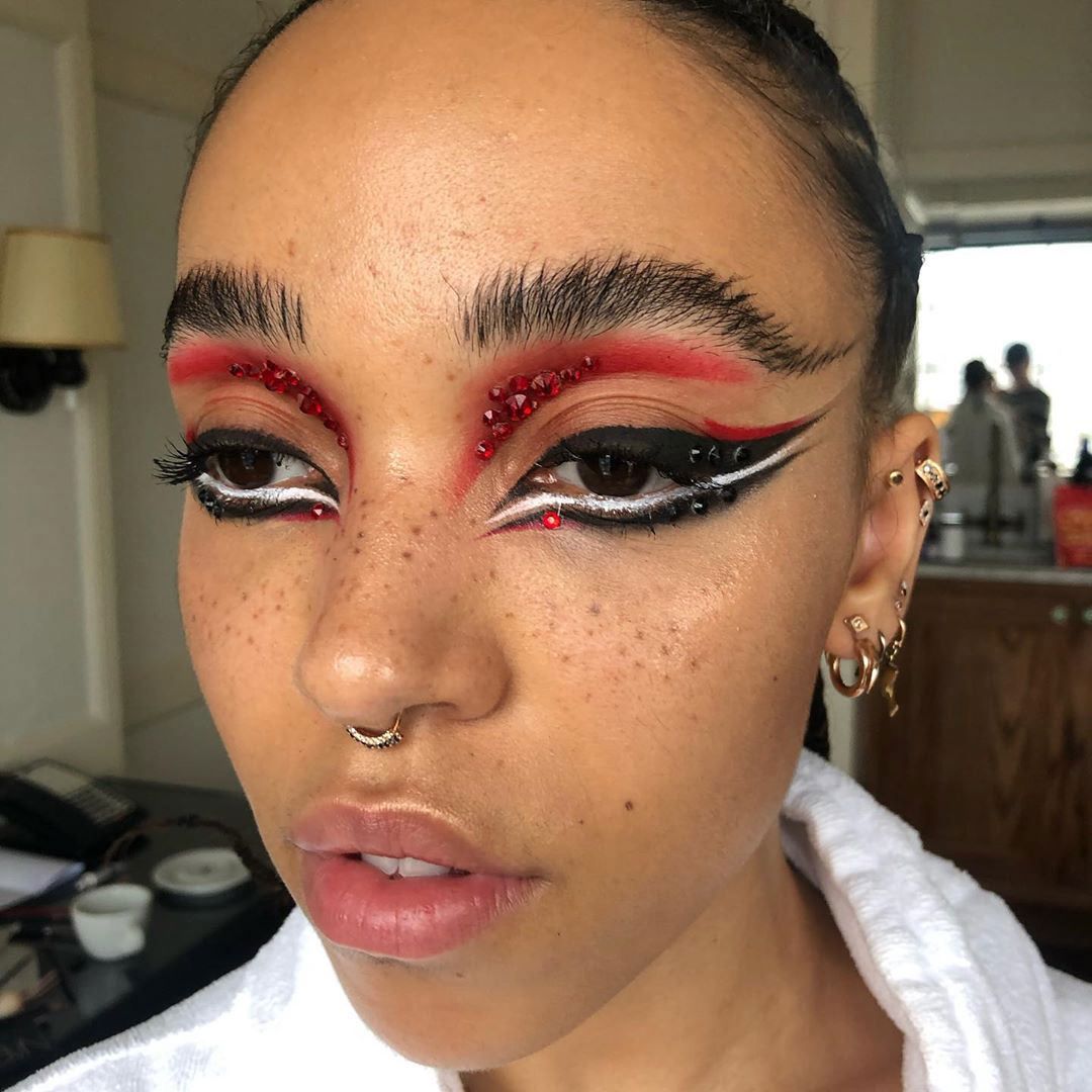 The Story Behind FKA Twigs&#39; Mesmerizing Magdalene Tour Makeup | Vogue