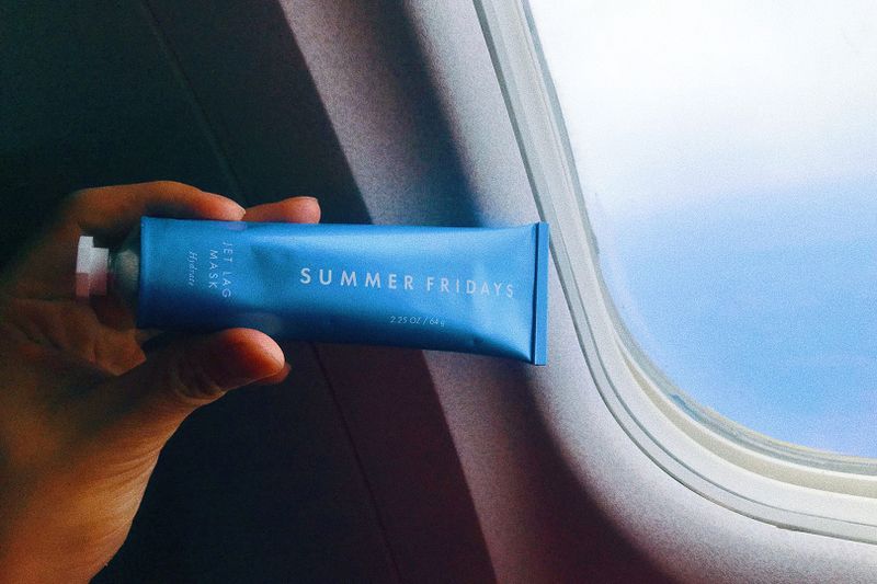 I tried the sold-out, Instagram famous ‘Jet Lag Mask’ on a plane.