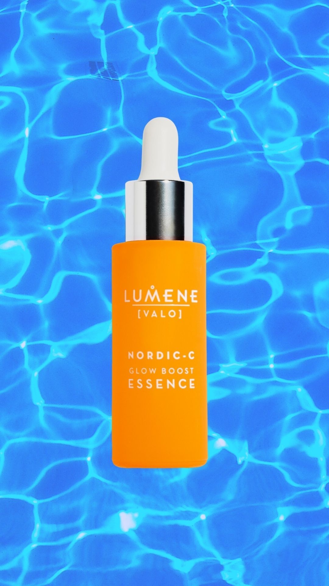 Lumene Nordic-C Glow Boost Essence, blue background